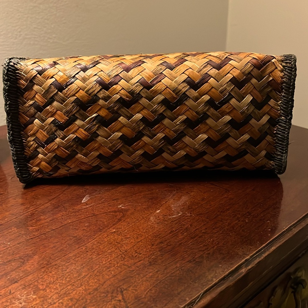 Woven VTG Handmade Tan and Brown Handbag - Picture 3 of 9